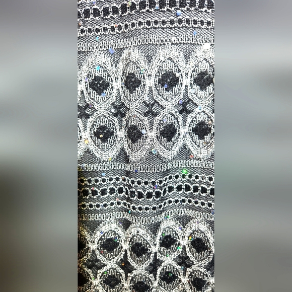 Lovely sheath dress - Picture 2 of 3